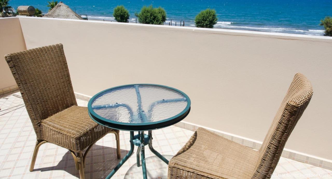 Alexandra Seaside Villas Platanés 外观 照片